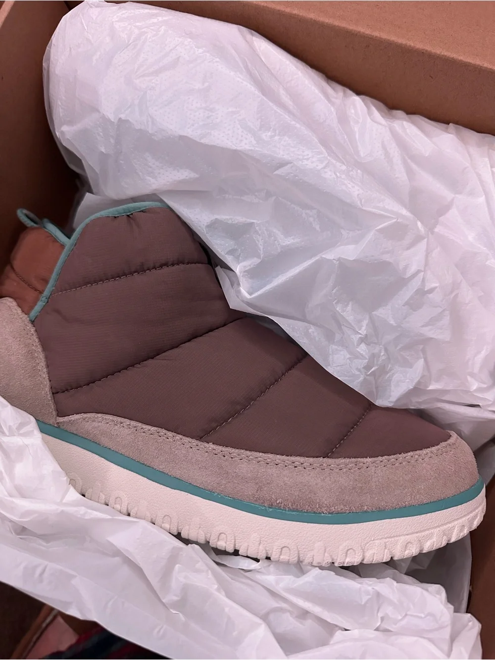 New in Box Beautiful LL Bean Quilted Slip-On Winter Boot in Brown/Teal trim